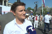 Ana Brnabić na skupu: "Atmosfera je prelepa, ljudi su srećni, zadovoljni - Srbija jeste jedna porodica"