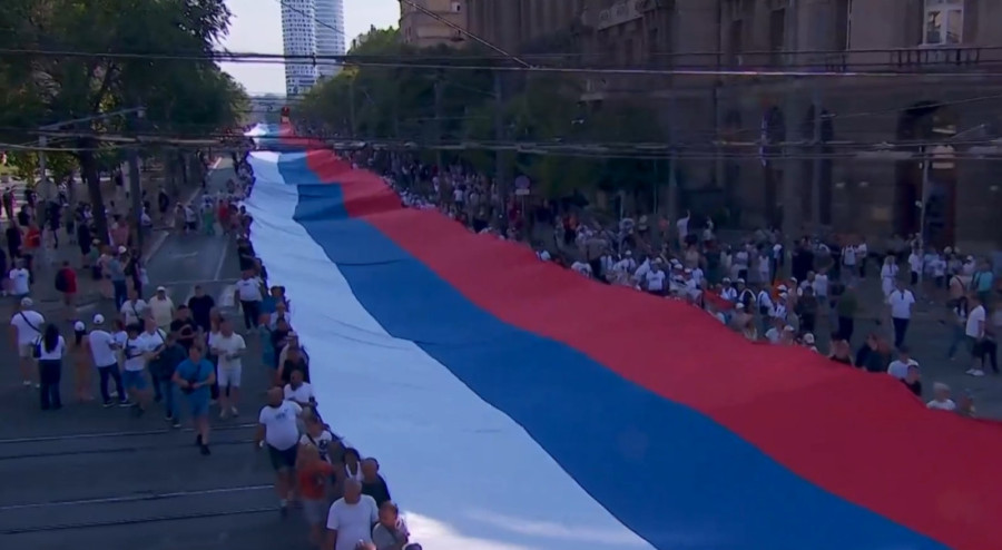 Završen skup "Srbija jedna porodica": 207.000 ljudi podržalo predsednika Vučića (FOTO/VIDEO)
