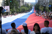 Razvijena najveća srpska zastava u istoriji: Više od 500 metara ponosa pronelo se kroz centar Beograda (FOTO/VIDEO)