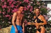 Ljubav cveta! Jovana Jeremić i Tigar razmenjuju poljupce na romantičnom putovanju (FOTO)