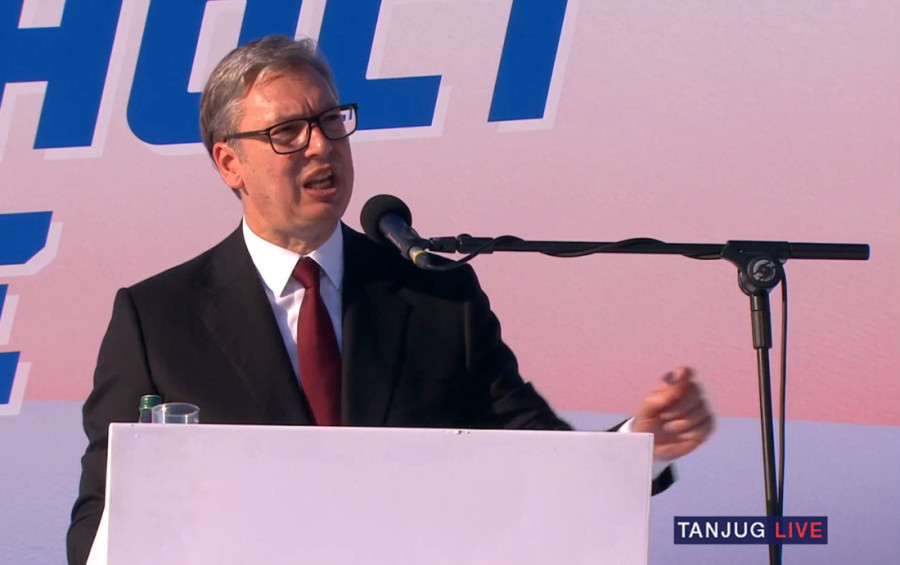 Završen skup "Srbija jedna porodica": 207.000 ljudi podržalo predsednika Vučića (FOTO/VIDEO)