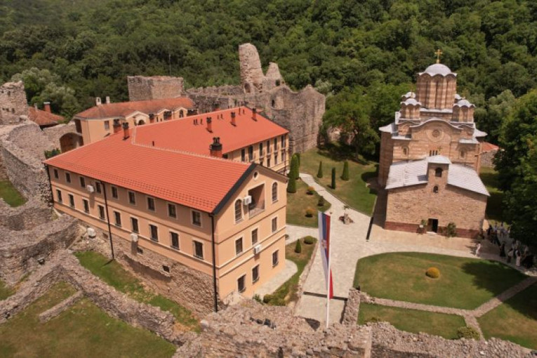 Ovu svetinju vernici posećuju na Vidovdan: Kažu da molitve ovde imaju posebnu snagu!