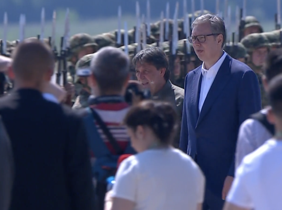 Vojska Srbije pokazala moć na Pasuljanskim livadama i u Batajnici, Vučić: Građani treba da se raduju (FOTO/VIDEO)