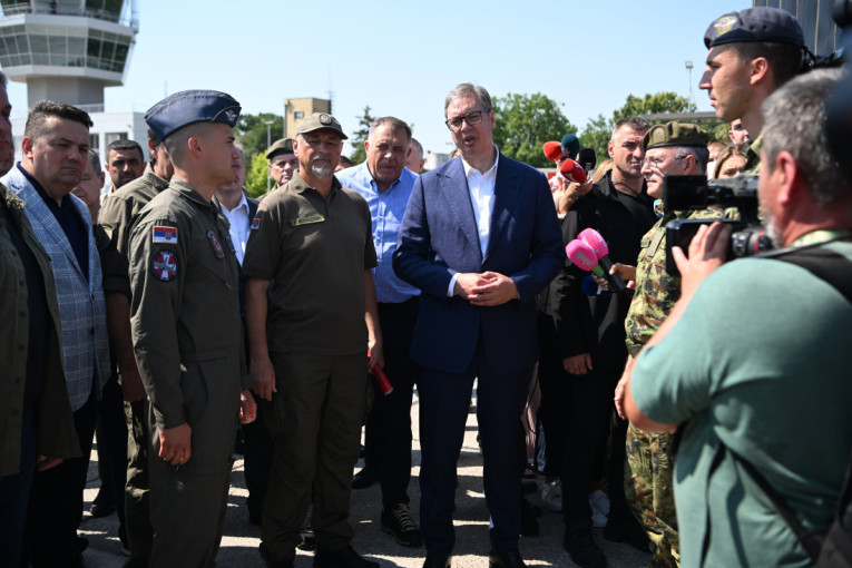 Vučić: Vojsci će biti potrebno više pilota, stižu nam Rafali, ali i još nešto (FOTO/VIDEO)