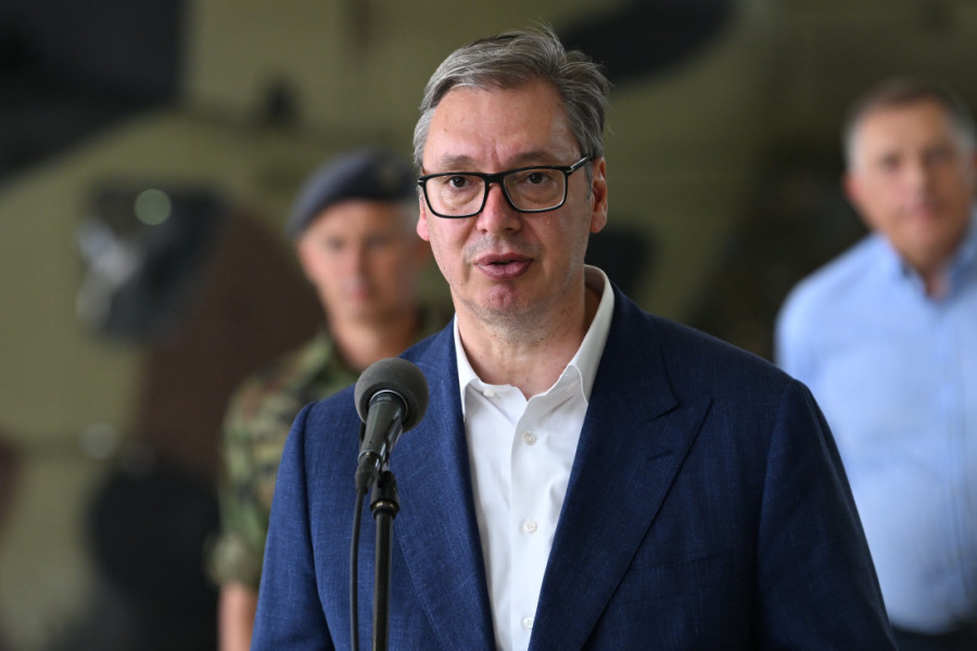 Vojska Srbije pokazala moć na Pasuljanskim livadama i u Batajnici, Vučić: Građani treba da se raduju (FOTO/VIDEO)