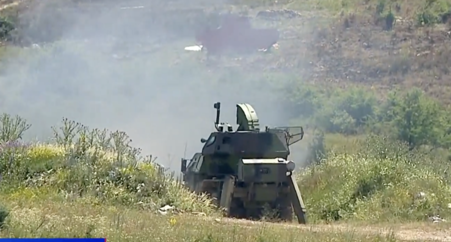Vojska Srbije pokazala moć na Pasuljanskim livadama i u Batajnici, Vučić: Građani treba da se raduju (FOTO/VIDEO)