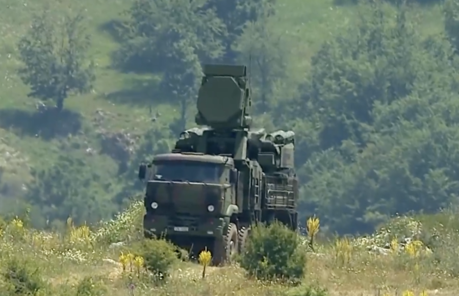 Vojska Srbije pokazala moć na Pasuljanskim livadama i u Batajnici, Vučić: Građani treba da se raduju (FOTO/VIDEO)