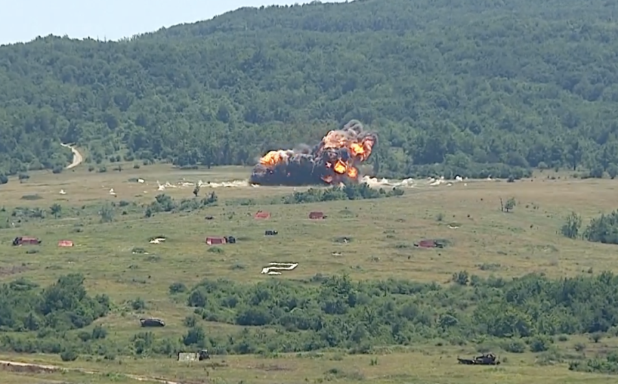Vojska Srbije pokazala moć na Pasuljanskim livadama i u Batajnici, Vučić: Građani treba da se raduju (FOTO/VIDEO)
