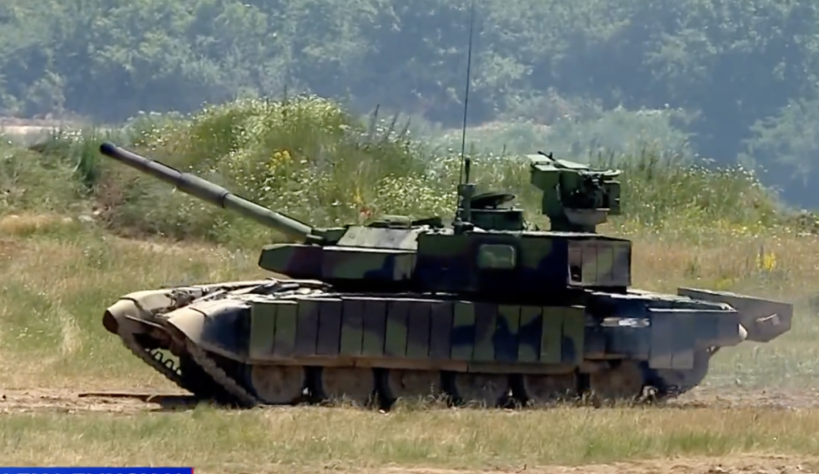 Vojska Srbije pokazala moć na Pasuljanskim livadama i u Batajnici, Vučić: Građani treba da se raduju (FOTO/VIDEO)