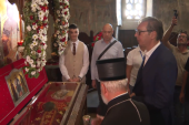Vučić se poklonio moštima kneza Lazara: Predsednik u manastiru Ravanica! (FOTO/VIDEO)