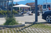 "Pešačio sam 60 kilometara, a onda su mi ukrali bateriju!" Učesnik skupa u Kraljevu besan na svoje blokadere (VIDEO)