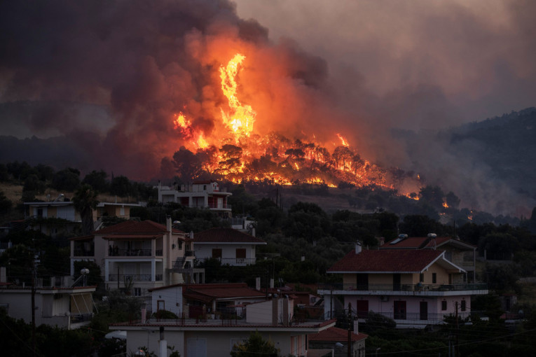 Pakao progutao Evropu! Grci beže glavom bez obzira, u Nemačkoj odjekuju eksplozije (VIDEO)