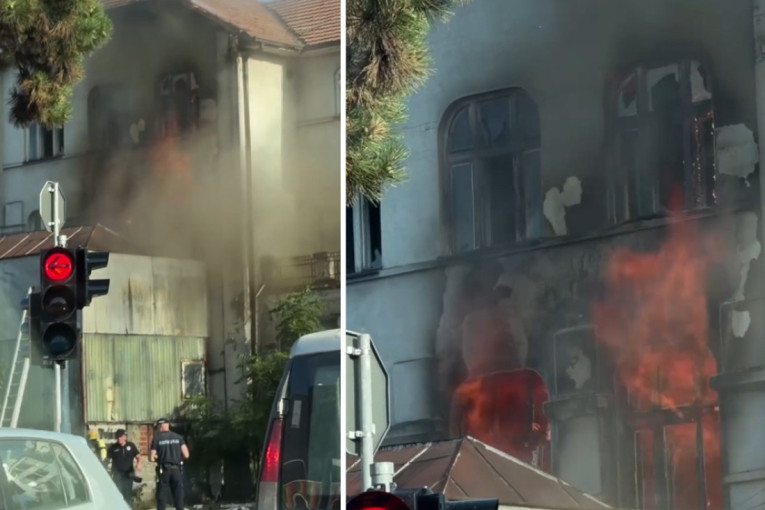 Bukti u Čačku! Požar izbio u staroj mlekari, vatrogasci hitno izašli na teren (VIDEO)