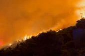 Gori hrvatsko letovalište: Požar se munjevito širi, gust dim prekrio područje! (VIDEO)