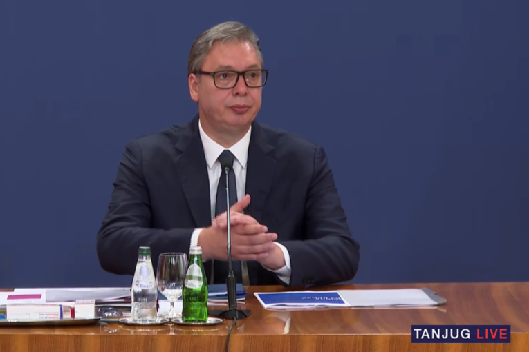 Vučić predstavlja mere za poboljšanje životnog standarda: Značajno povećanje penzija i plata