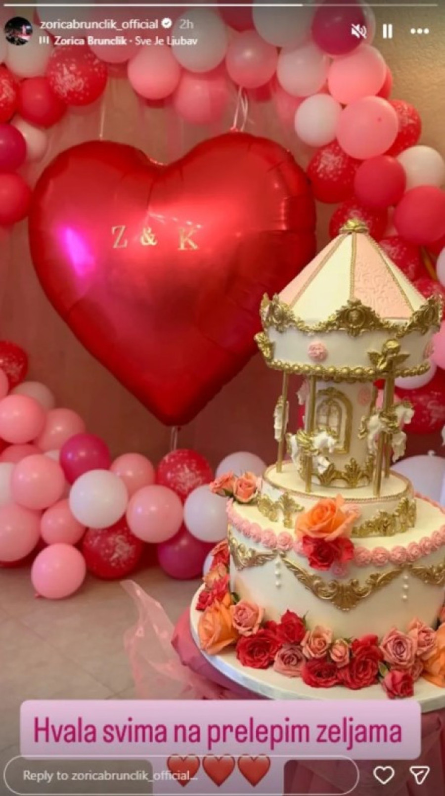 Torta u obliku vrteške, a u domu prava bajka: Zorica Brunclik slavi 71. rođendan (FOTO)