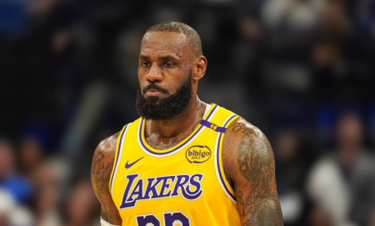 Pukla ljubav: Lebron napušta Lejkerse!