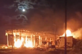 Rusija i Ukrajina udarile jako! Gore benzinske pumpe, pogođen i minibus, mrtvi se broje na obe strane (VIDEO/FOTO)