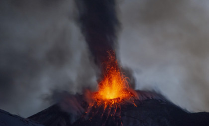 Etna ponovo seje strah! Obustavljen aviosaobraćaj zbog nove erupcije (VIDEO)