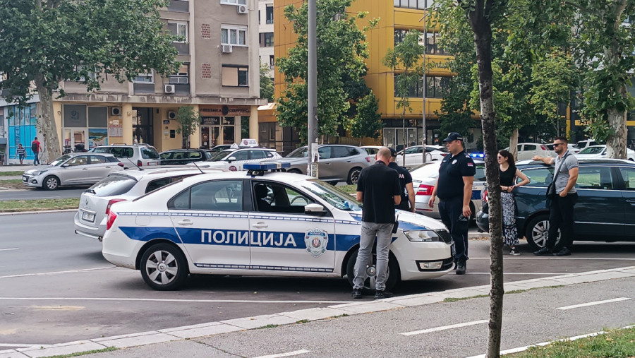 Mladiću iz Čačka zavirili u džep bermuda, pa usledio problem: Sada mora da plati 120.000 dinara
