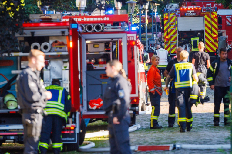 Požar buknuo u bolnici! Užasne scene u Nemačkoj, planuo krov, ima mrtvih (FOTO)