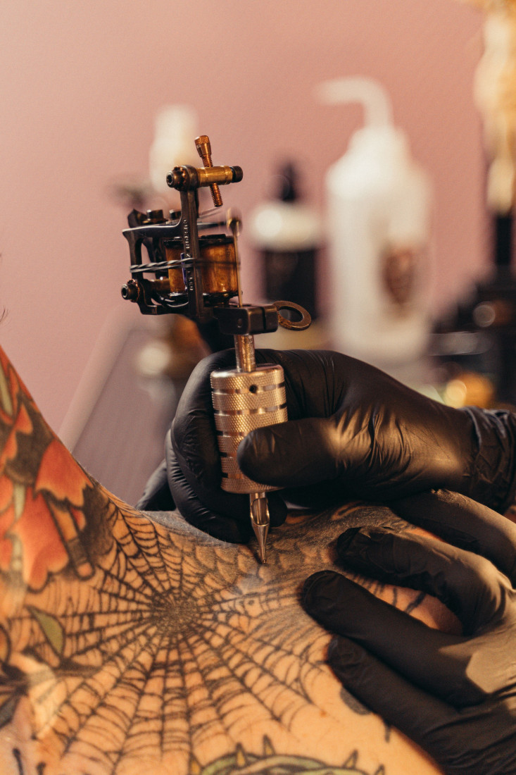 Želite novu tetovažu ovog leta? Ovo morate da znate pre nego što sednete u tattoo stolicu