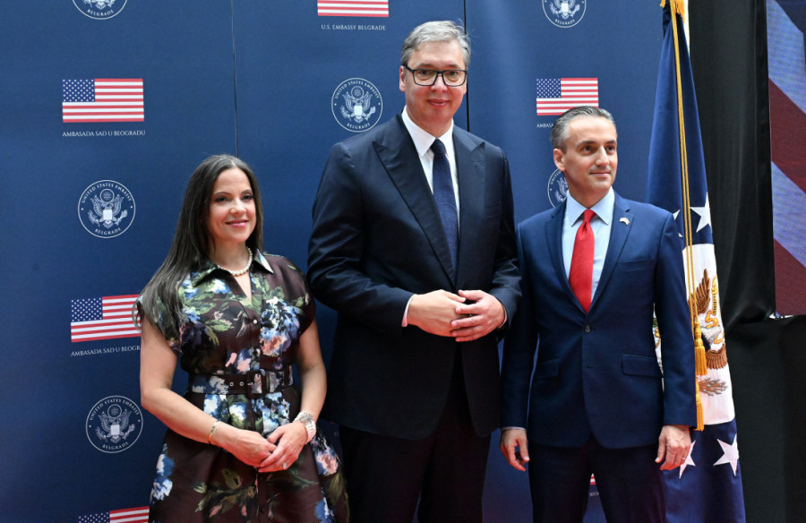 Predsednik Vučić u ambasadi SAD:  Svečani prijem povodom 250 godina američke nezavisnosti