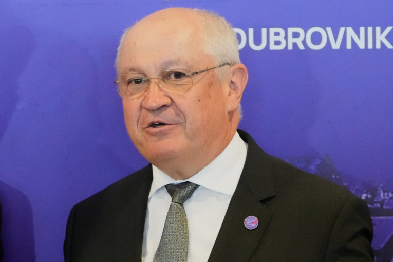 Premijer Moldavije iznenada podneo za ostavku: Glavobolje za Maju Sandu, zemlja tone u novi haos