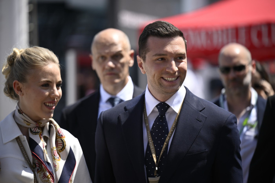 Veza sa princezom mogla bi da ga košta predsedničke fotelje: Lepa plavuša otela srce Žordanu Bardeli, ali ne i Francuzima