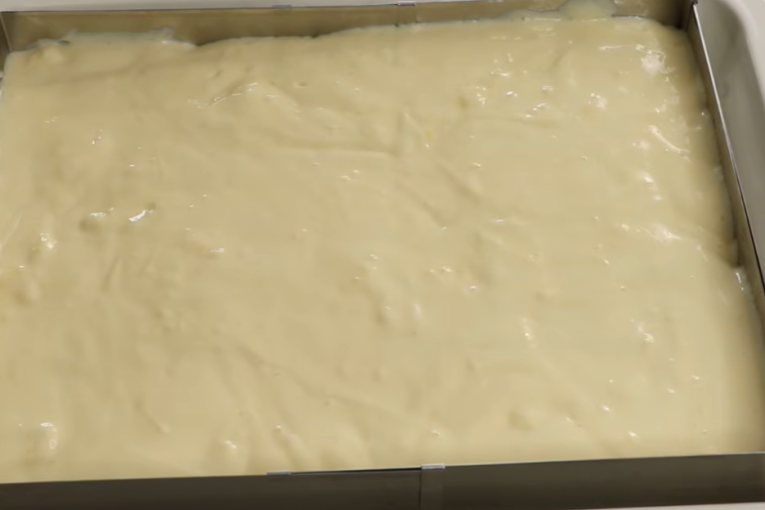 Recept dana: Ovaj kolač sa breskvama je pravo letnje osveženje, kremast i neodoljiv