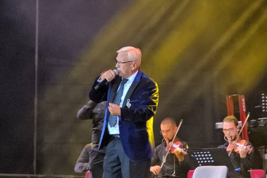 Milanče Radosavljević se rasplakao na prvom solističkom koncertu: Ja sam ovo zaslužio! (VIDEO)