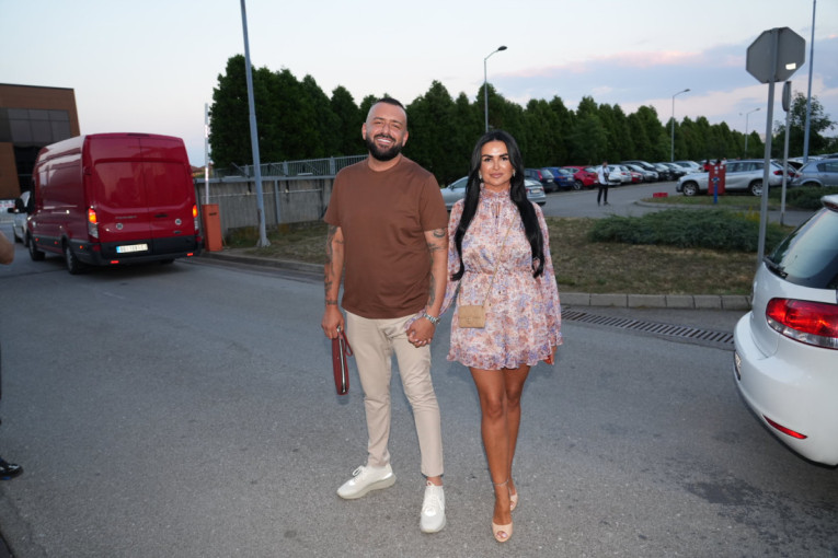 Pevač nudi nagradu od 10.000 evra! Javno moli za pomoć zbog prevare