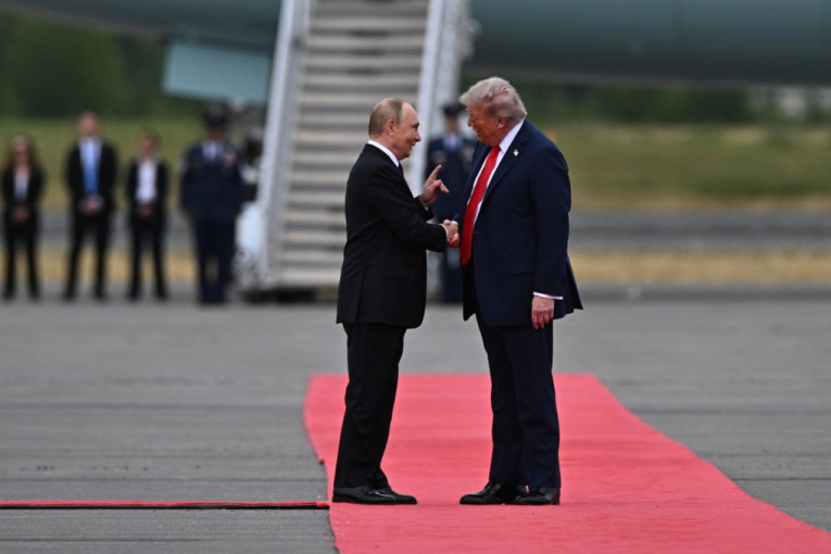 Putin poslao pismo Trampu, evo šta mu je napisao od reči do reči: Poštovani gospodine predsedniče, dragi Donalde... (FOTO)