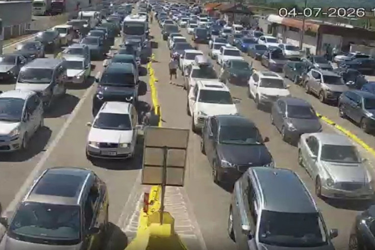 Pakao na putu do mora! Srpski turisti zarobljeni u kolonama, čekanje traje satima
