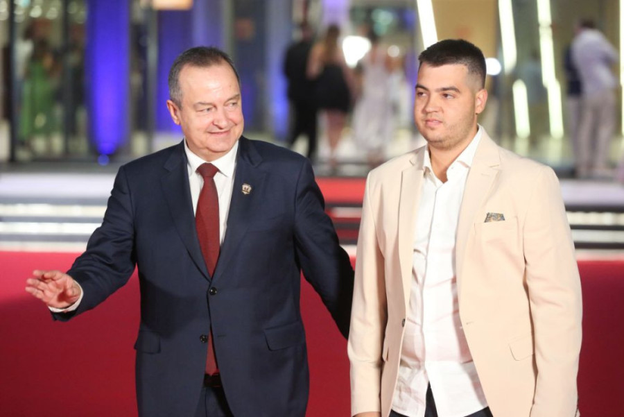 "Srećno ti bilo, junače moj!" Veliko slavlje u domu Dačića (FOTO)