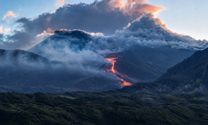 Etna paralisala letove: Vulkanski pepeo nad Sicilijom, aerodrom u Kataniji zatvoren