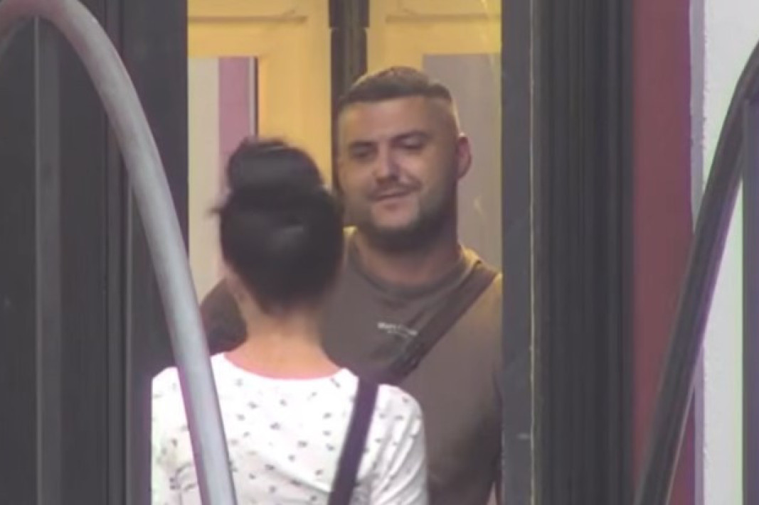 Stanija i Asmin na korak do pomirenja: Bivši ljubavnici razmenjivali poglede i osmehe