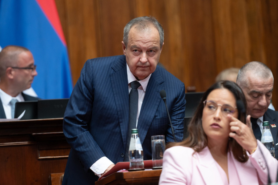 Trajno važenje oružnih listova i stroža pravila: Dačić predstavio novi zakon o oružju i municiji