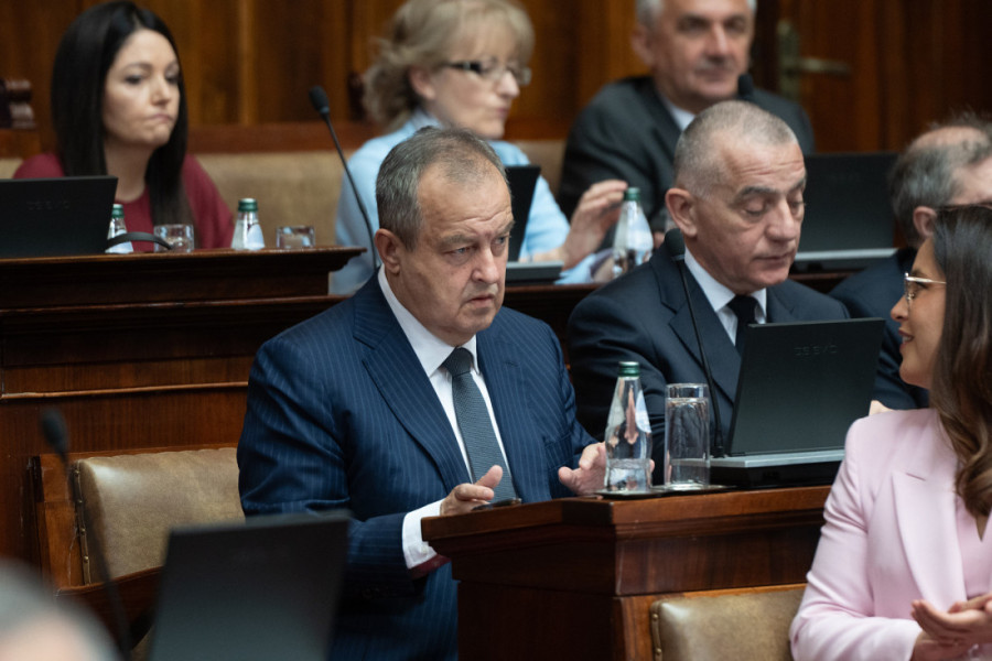 Trajno važenje oružnih listova i stroža pravila: Dačić predstavio novi zakon o oružju i municiji
