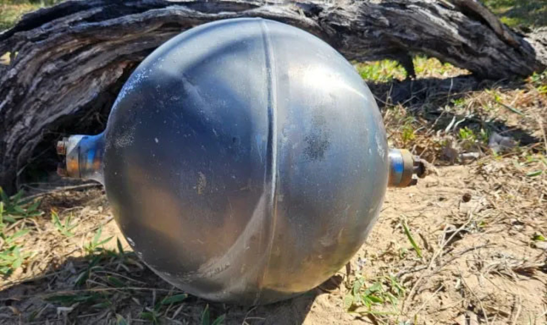 Misteriozne srebrne kugle pojavile se na plažama Australije: Strahovali da su bombe, otkriveno o čemu je reč