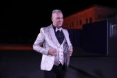 Voditelj propao kroz poljski WC, zaradio infekciju, u školi ga davili, ali se izvukao: Nešto me čuva!