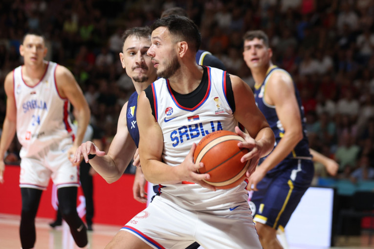 Jokić se igra košarke! Džokerov tripl-dabl torpedovao BiH u Pioniru!