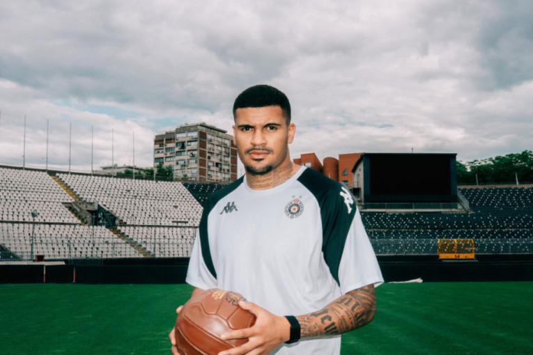 Partizan dočekao novog Brazilca! Že zadužio crno-belo opremu, pa poručio: Zajedno možemo da napravimo velike stvari!