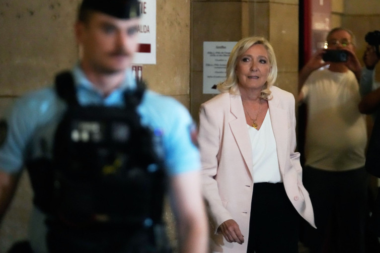 Osuđena Marin le Pen: Dobija nanogicu, odustaje od kandidature za predsednicu Francuske