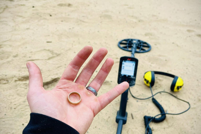 Pronašao izgubljenu burmu na plaži i vratio je vlasnicima, a nekoliko dana kasnije policija mu zakucala na vrata (FOTO)