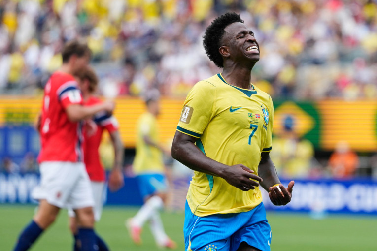 Nije tačno da Mane ide u penziju! Demantovana vest koju su preneli ugledni mediji (FOTO)