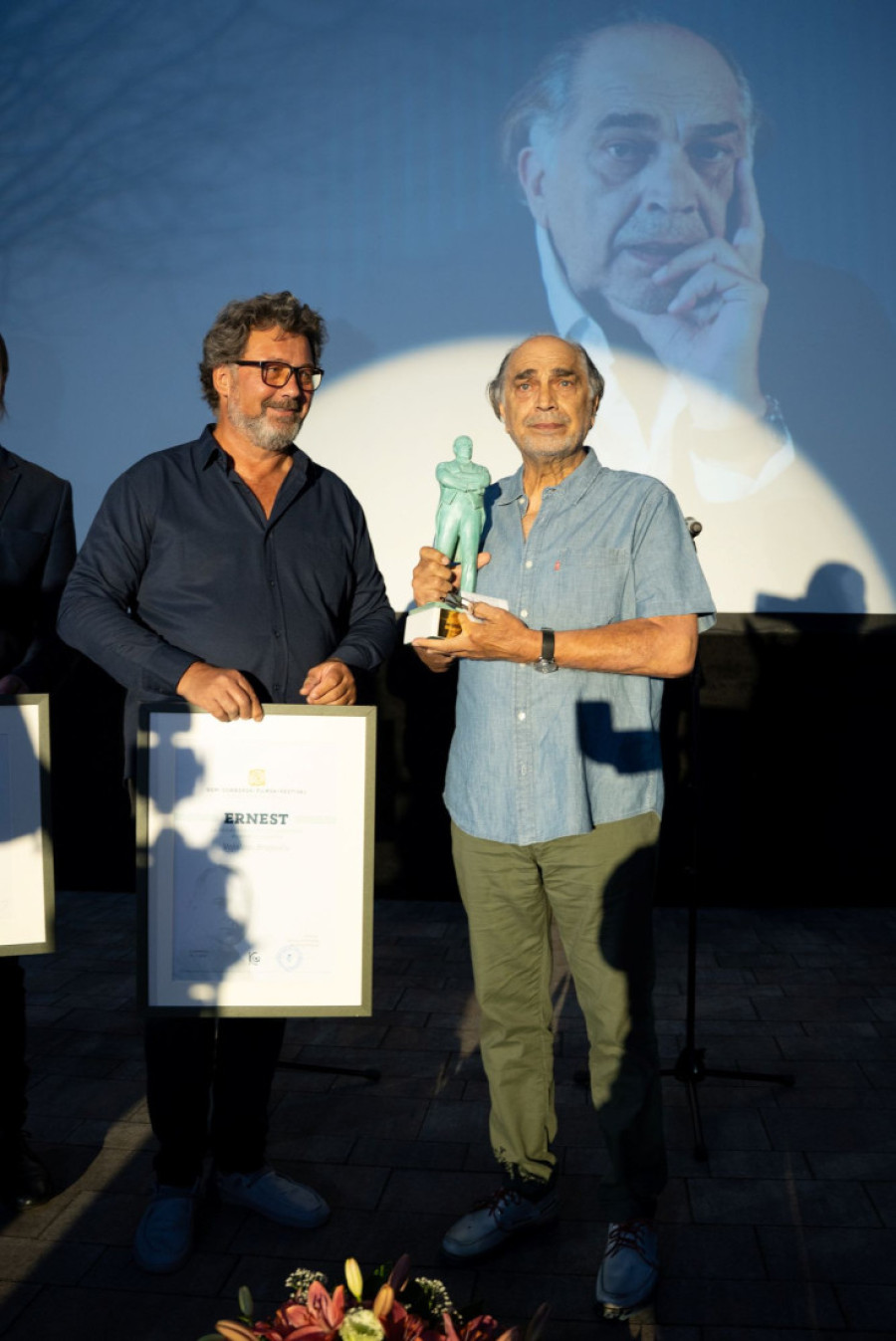 Važno je dobiti "Ernesta": Voji Brajoviću uručeno prestižno priznanje na Somborskom filmskom festivalu (FOTO)