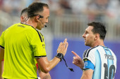 Mesi ušao u raspravu sa sudijom: Otkriveno šta je Argentinac rekao Portugalcu u razgovoru koji je zaintrigirao svet (FOTO)