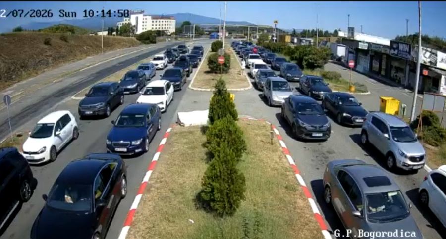 Gužve se vratile na granice! Posle mirnog jutra vozače dočekala potpuno drugačija slika (FOTO)