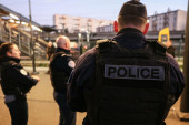 Policija digla uzbunu u predgrađu Pariza: Evakuisano 300 ljudi, ovo su detalji akcije